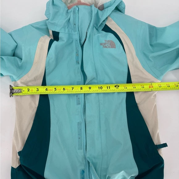 The North Face Girls Double Zip Hyvent Hooded Jacket - Picture 6 of 16